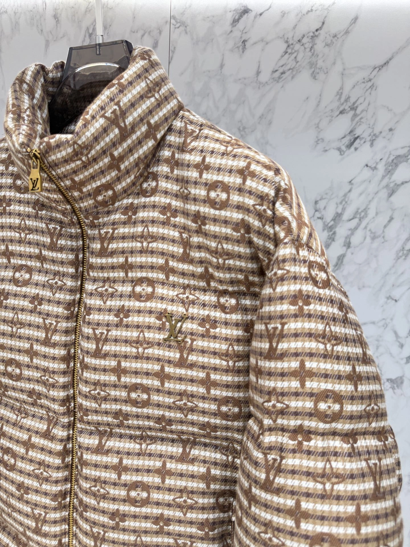wg.luxury-- 8V Down jacket item: E-F443J1838H